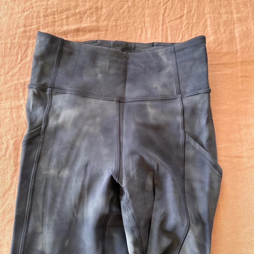 Wunder Under lululemon athletica Navy Leggings - Picture 2 of 3